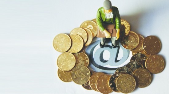 美联储转向宽松，华尔街看涨2026美股至7700点