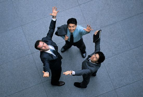 高盛经济学家反驳特朗普抨击：坚称美国消费者将承担2/3关税成本