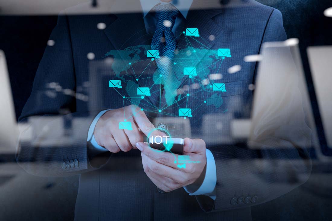 特朗普快刀先伤美元资产，全球市场震荡